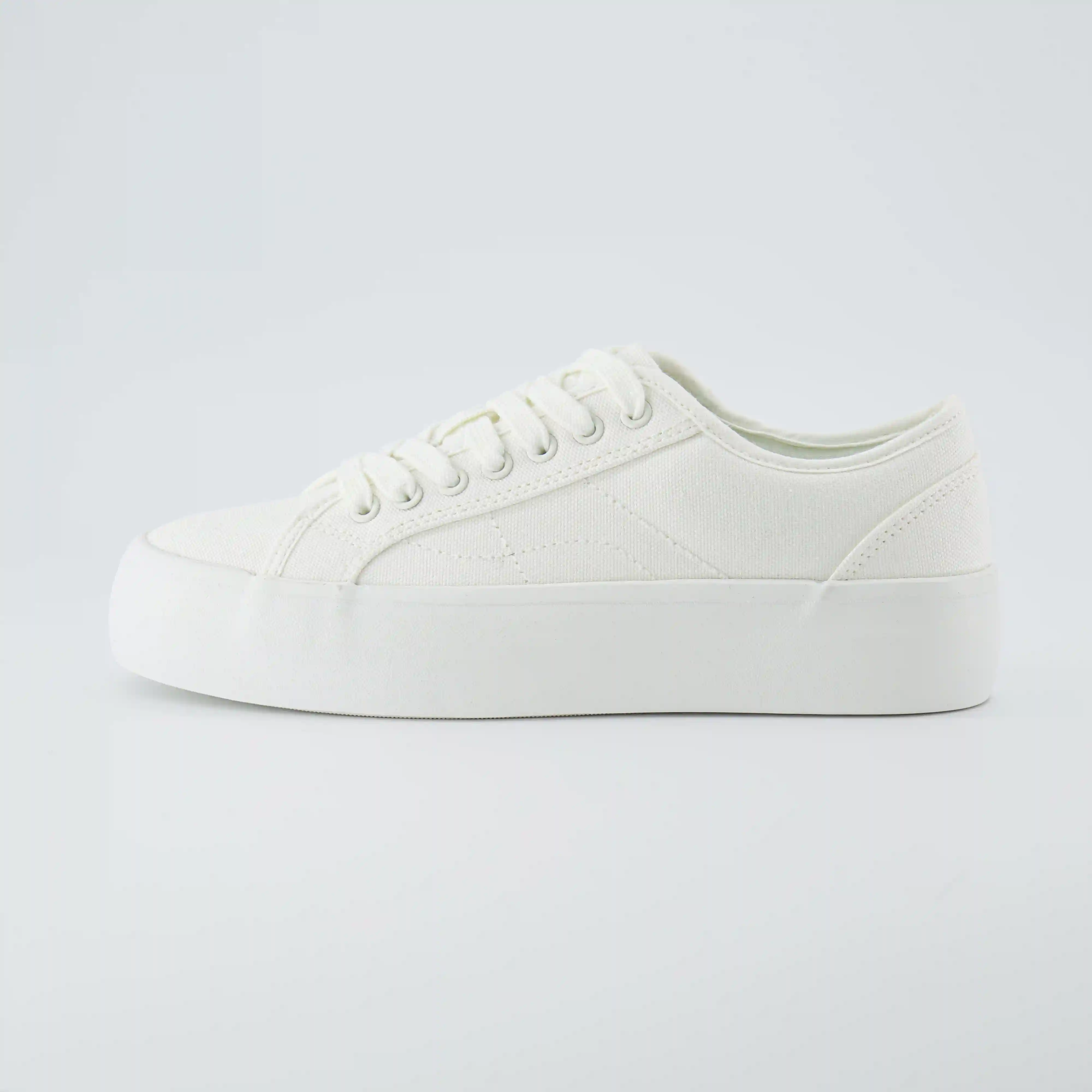 Tag Platform Sneaker