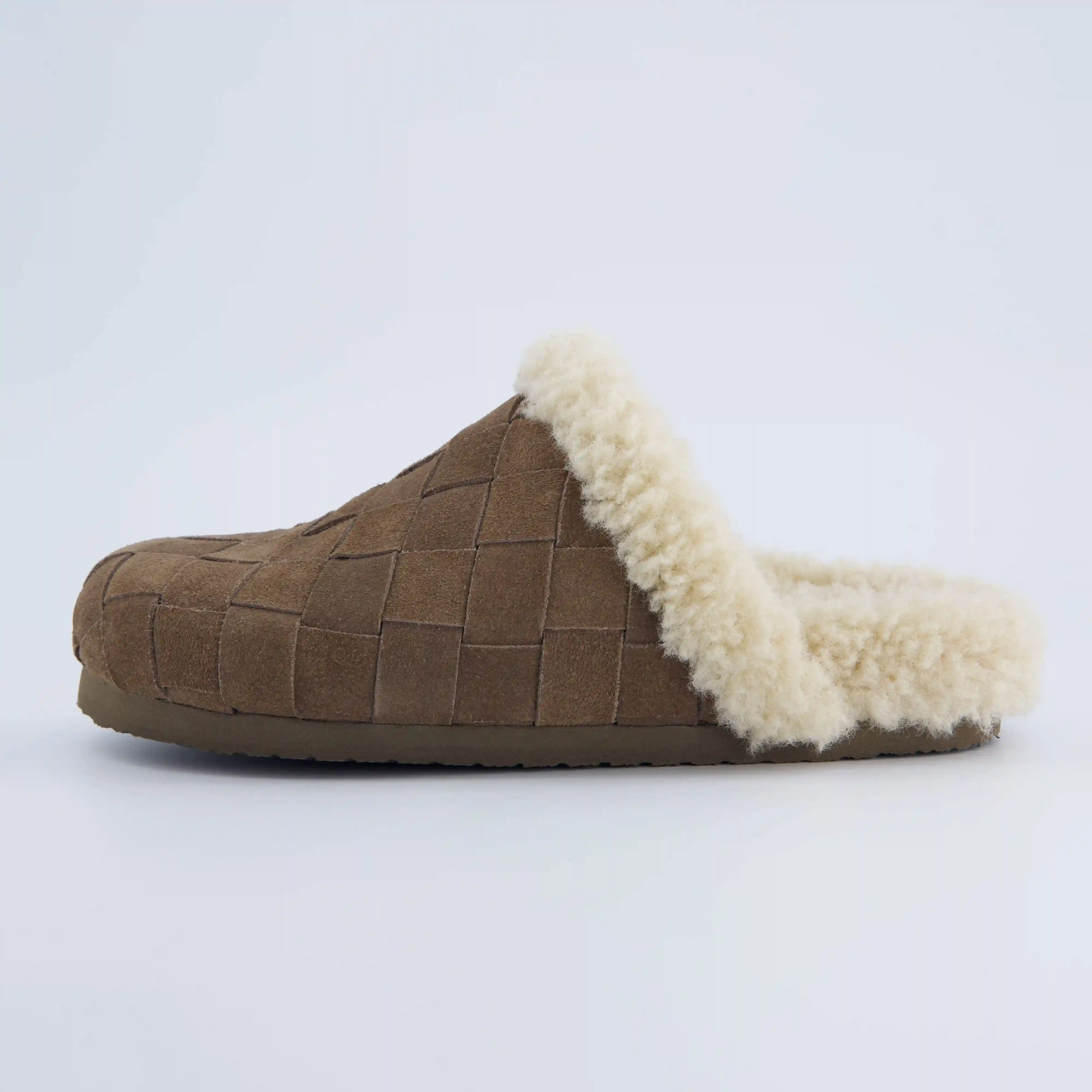 Cliche Suede Slipper